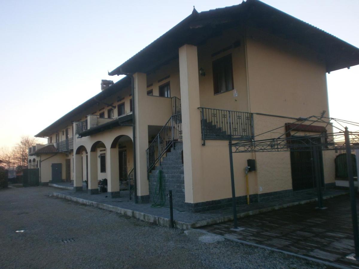 Albergo Vecchio Pavone Боргаро-Торинезе Экстерьер фото