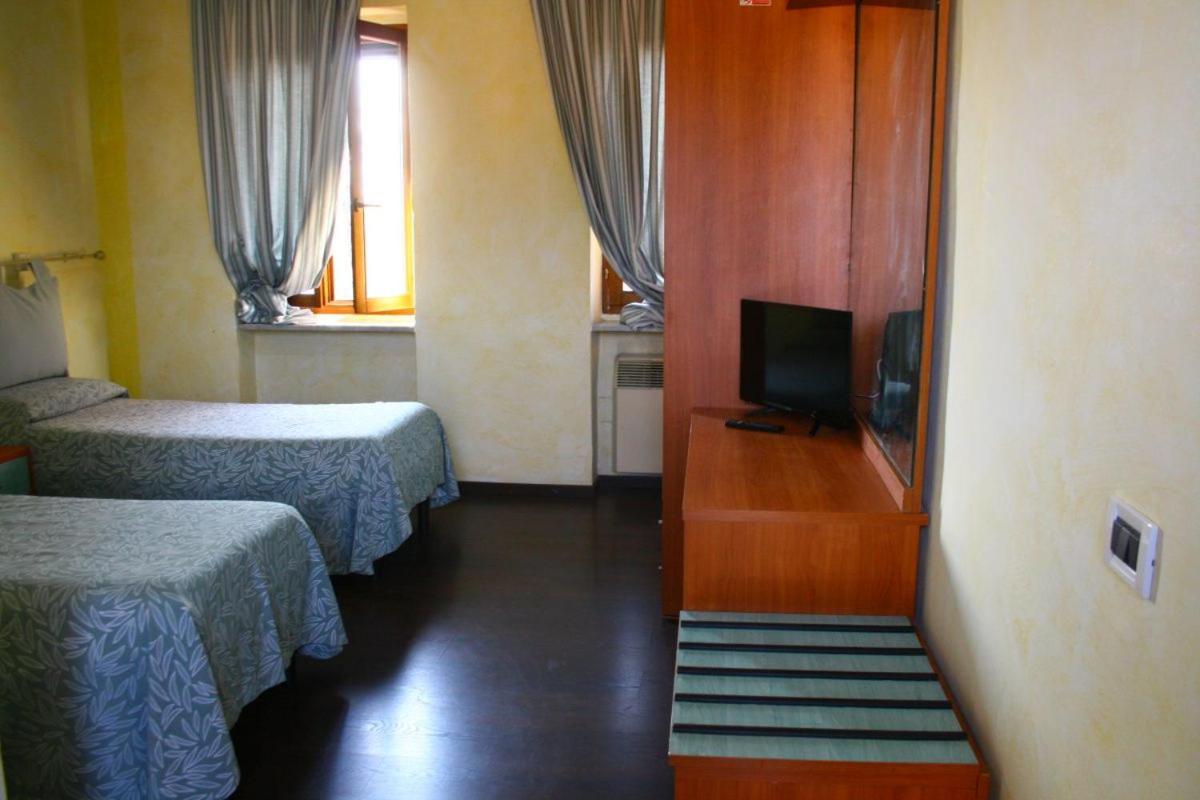 Albergo Vecchio Pavone Боргаро-Торинезе Экстерьер фото